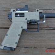 gallery-1451926067-pistol