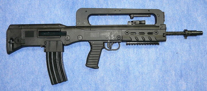 800Px-Vhs-D Assault Rifle Remov-1