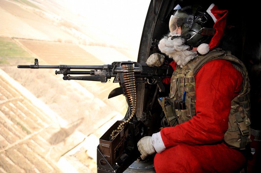 wtf_santa_claus_on_helicopter_with_a_machine_gun-tfb2.jpg