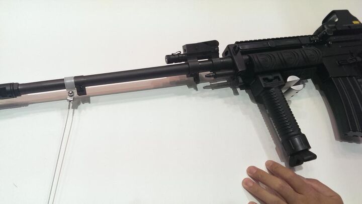 DSEi 13: ST Kinetics Ultimax 100 Mk5 -The Firearm Blog