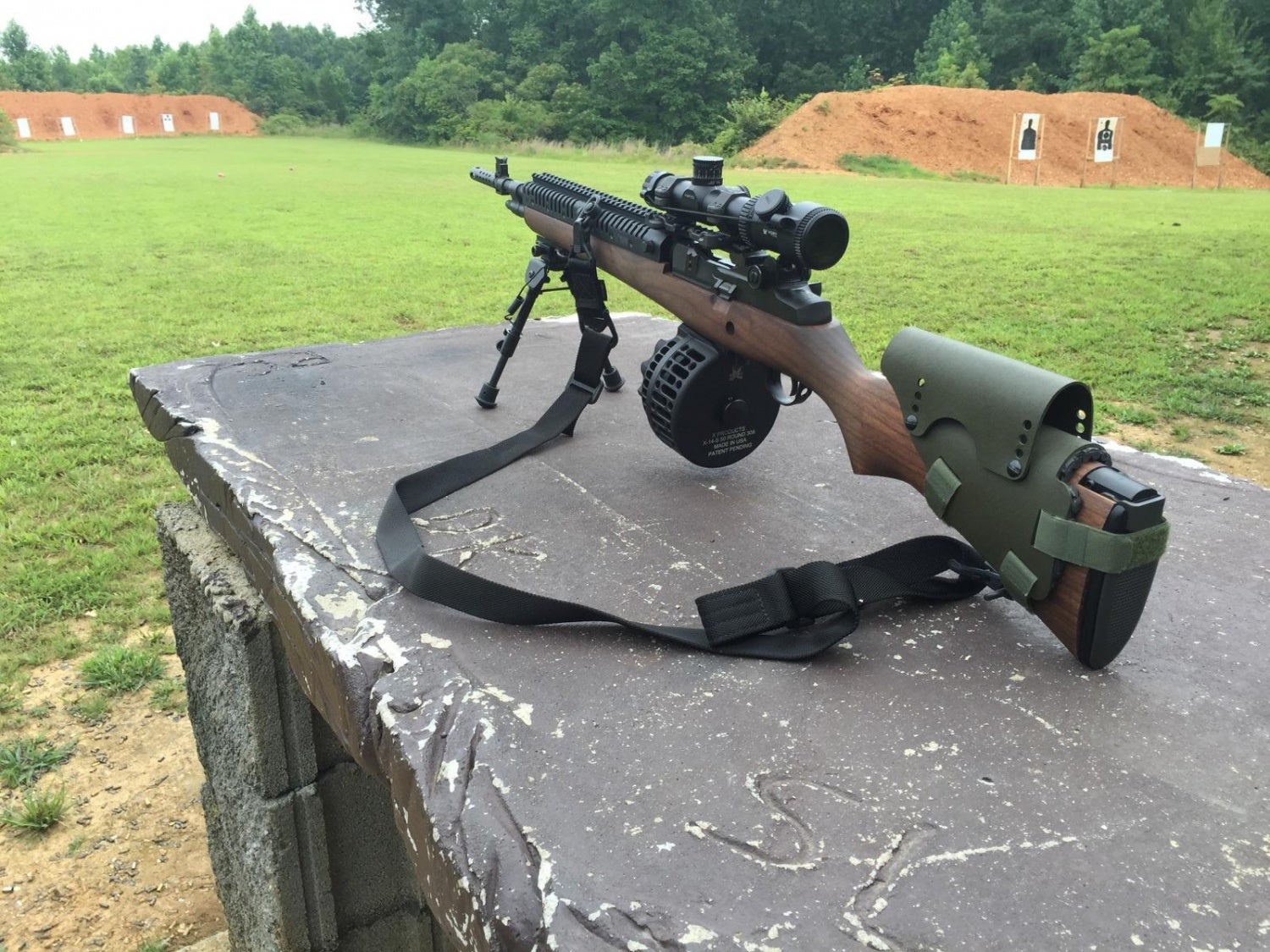 A M1A with a 50 round drum, of course. Paul writes … 