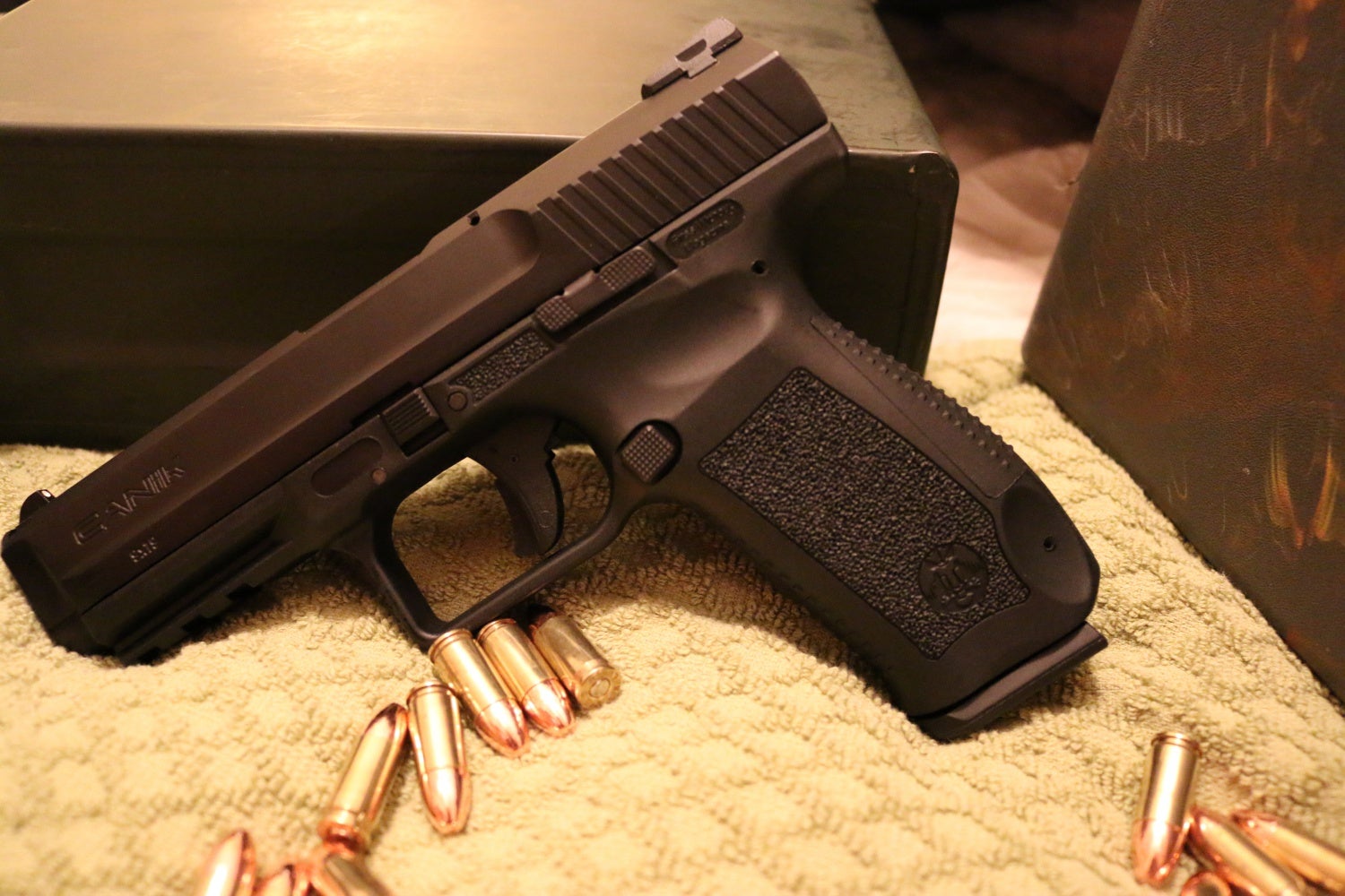 Review: Canik TP9 SF Black - Out "Glocking" a Glock.