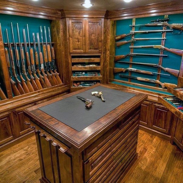 hunters-wood-cabinet-traditional-custom-gun-room
