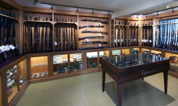 large-collectors-vintage-gun-room