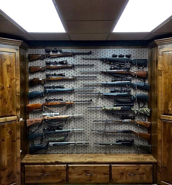 rifle-display-in-gun-room