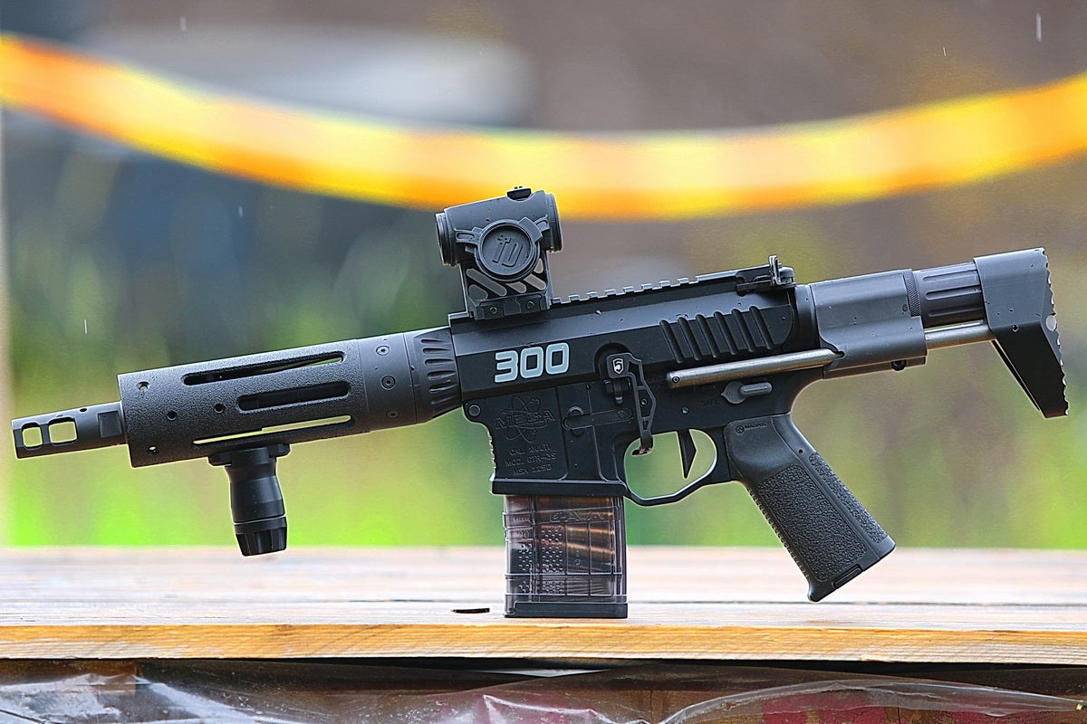 POTD: 7,5" AR-15 300 Blackout.