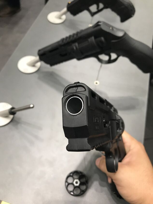 IWA 2018] Umarex HDR50 .50 cal Air Revolver And Other Air Guns