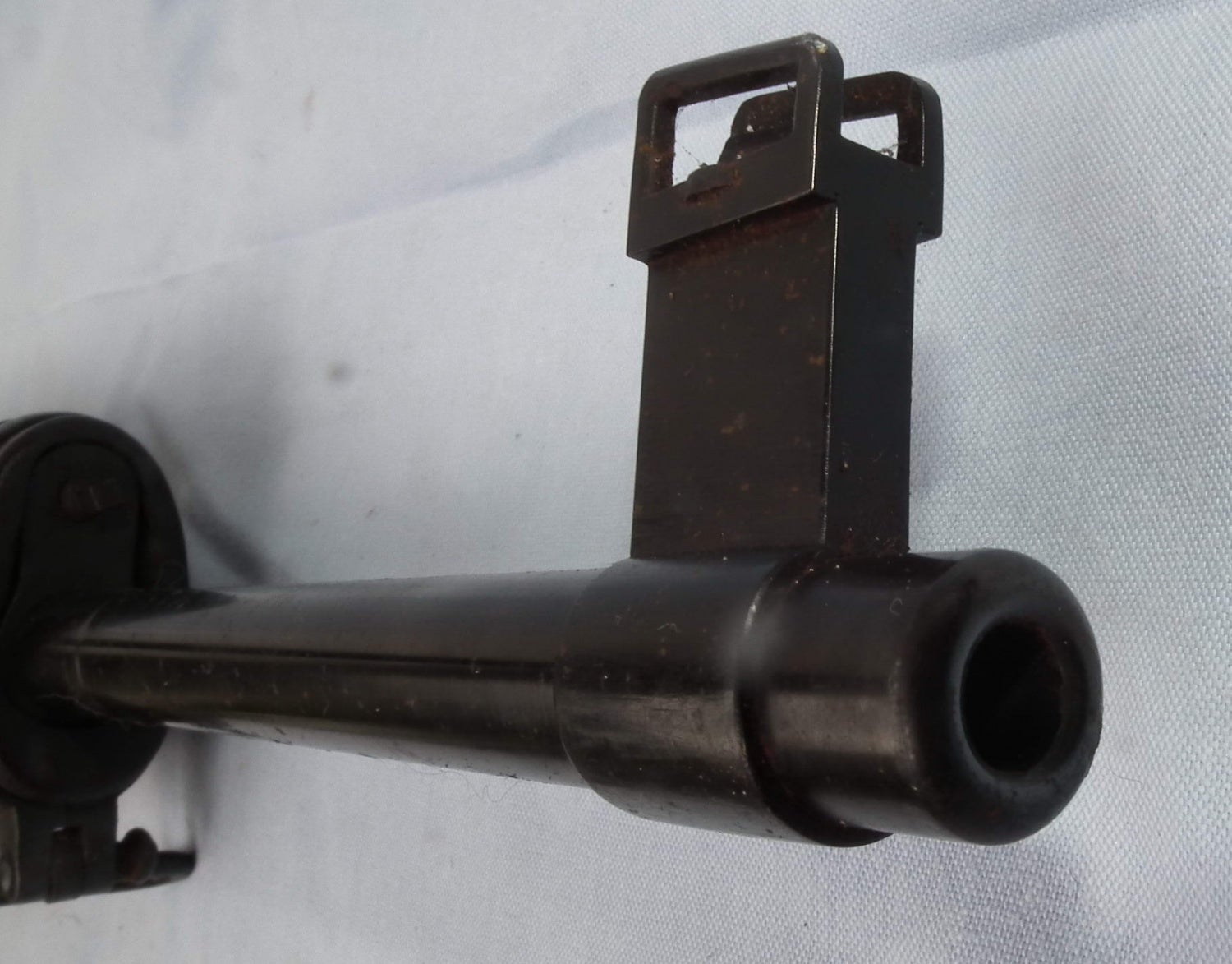 The rare prototype’s side-protected front sight differs from the original Gewehr 43 unit, which was frequently hooded.