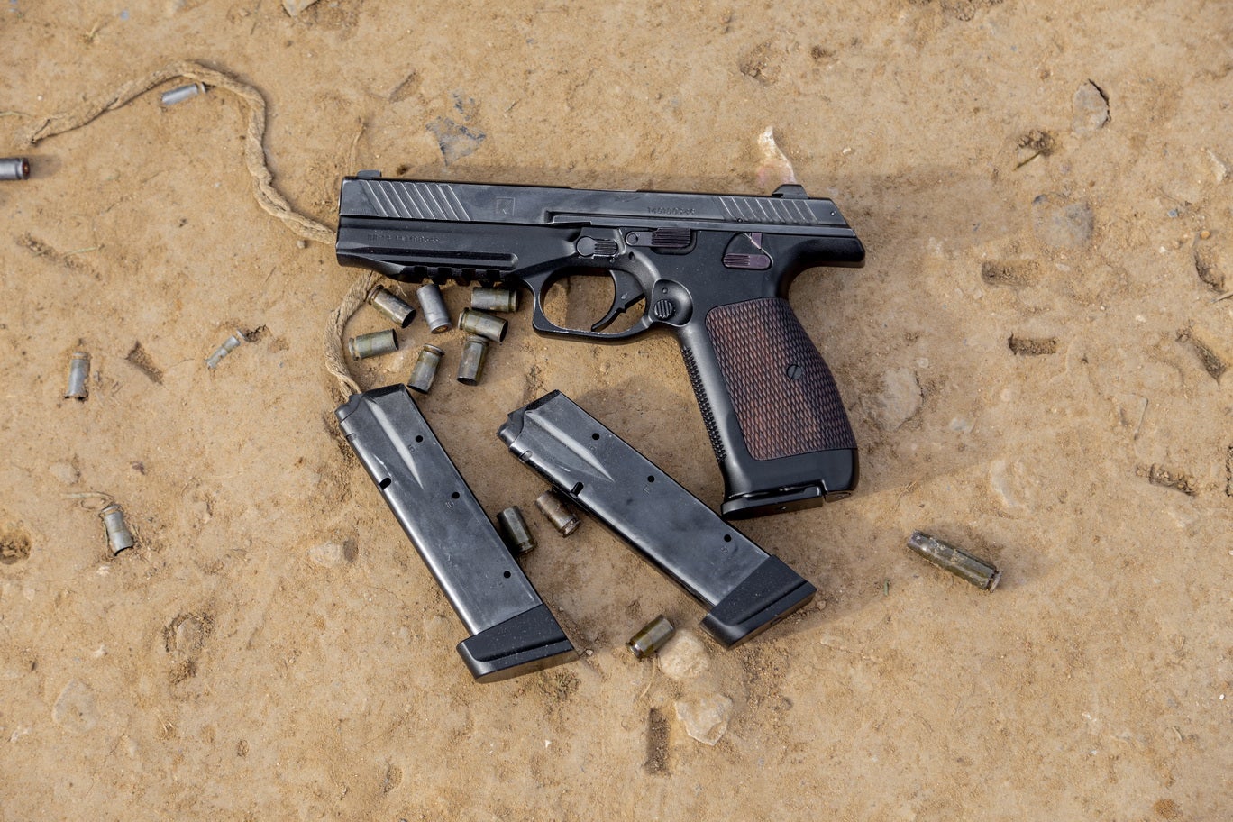 All prototypes of PL pistol used CZ mags. Photo courtesy of Konstantin Lazarev: https://www.facebook.com/konstantin.lazarev.1982