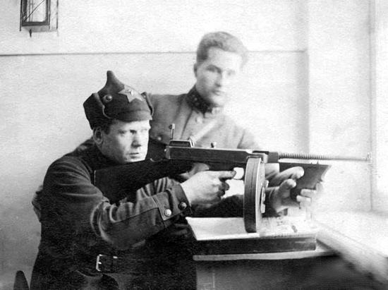 NKVD soldiers with M1921 Thompson