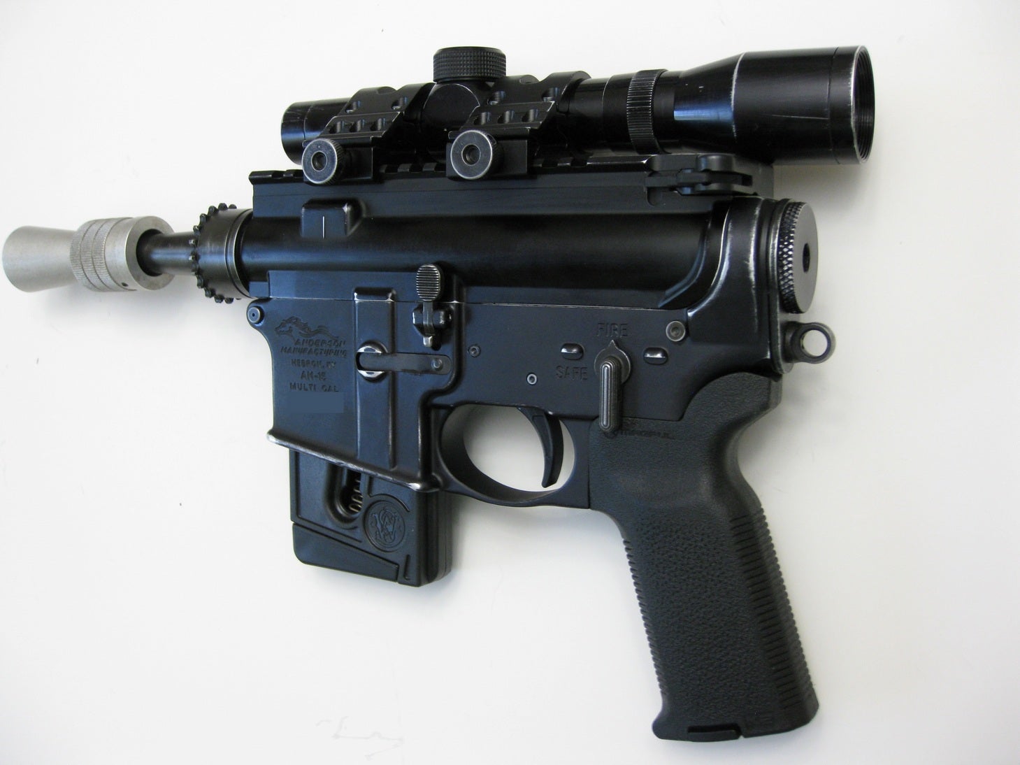 Safe Does Not Shoot Custom Designed BlasTech DL-44 Heavy Blaster Pistol With Functional Moving Trigger 