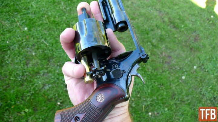 one handed revolver reloads