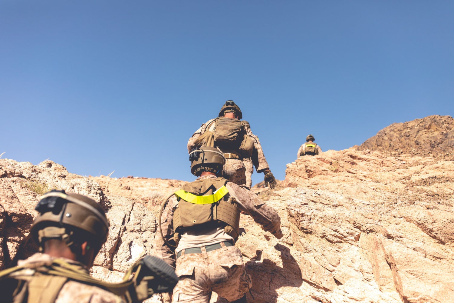 POTD: The M27 Infantry Automatic Rifle in Jordan -The Firearm Blog