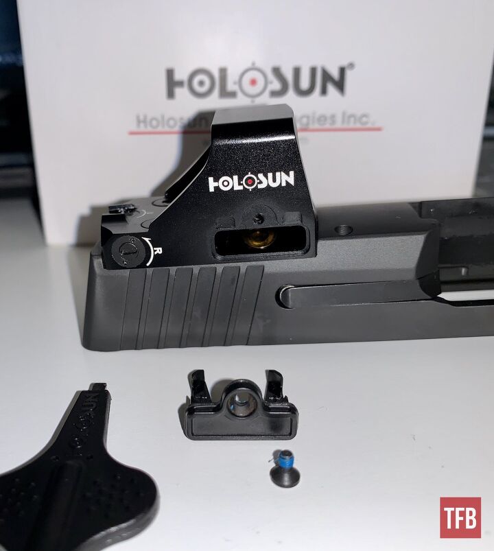 One common gripe about some other companies' red dots is that they require you to remove the optic to change the battery. Holosun eliminated that issue with this side-opening battery tray.