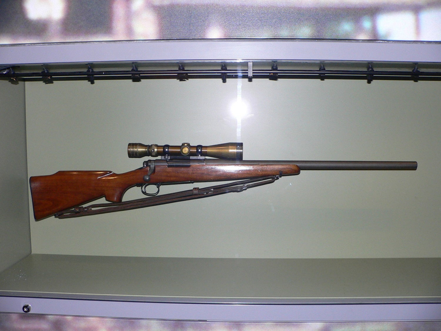 POTD: One Shot, One Kill - M40 Sniper Rifle with Redfield 3x9x40 scope
