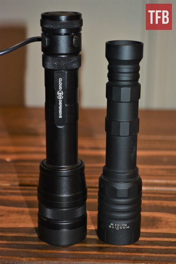 Size comparison between the REIN (just over 6") and my Modlite PLHv1-18650 (approx. 1/2 shorter) from the side...