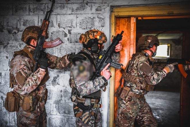 POTD: Romanian, Ukrainian and U.S. Army Green Berets in Trojan Footprint 21 CQB
