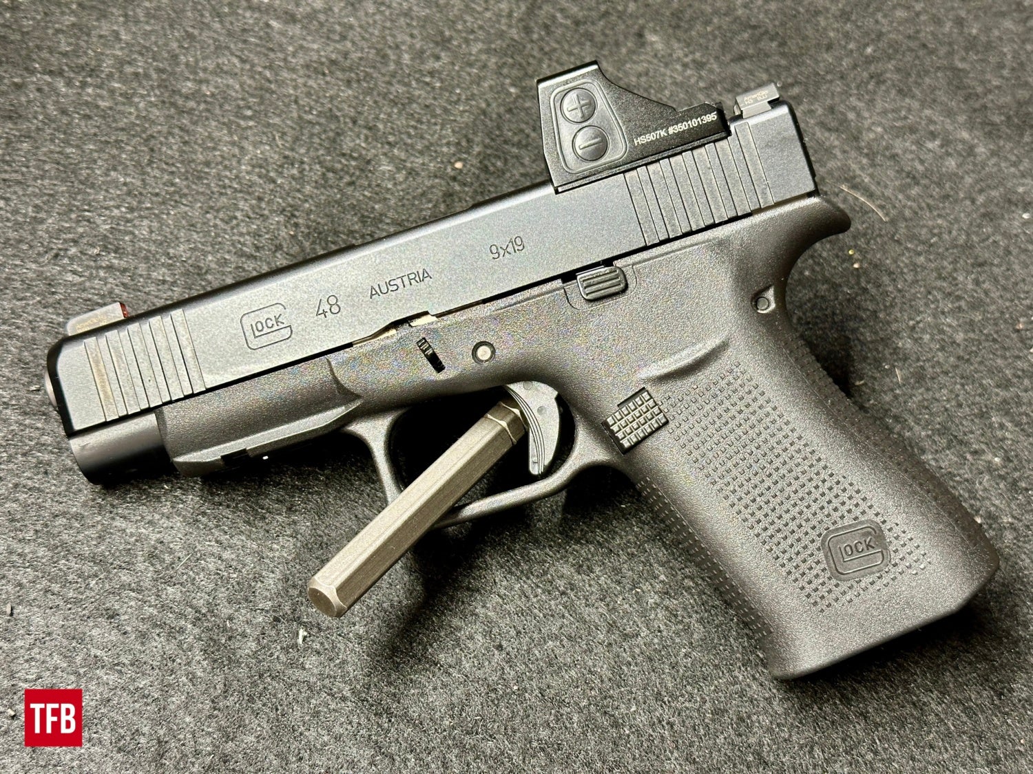 A closer look at the slim-frame 9mm G48 MOS, with a Holosun 507k installed.